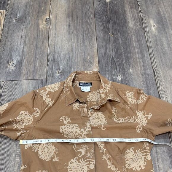 Columbia Women’s Button Down Shirt - Picture 8 of 8